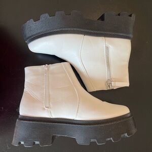 Forever 21 White Chunky Platform Ankle Boots Size 9